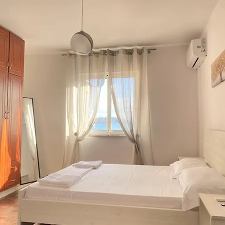 Centre Apartment *