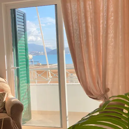Centre Apartment *